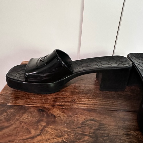 Coach Scarlett size 8 gloss black rubber block heel logo slides. - Picture 5 of 11